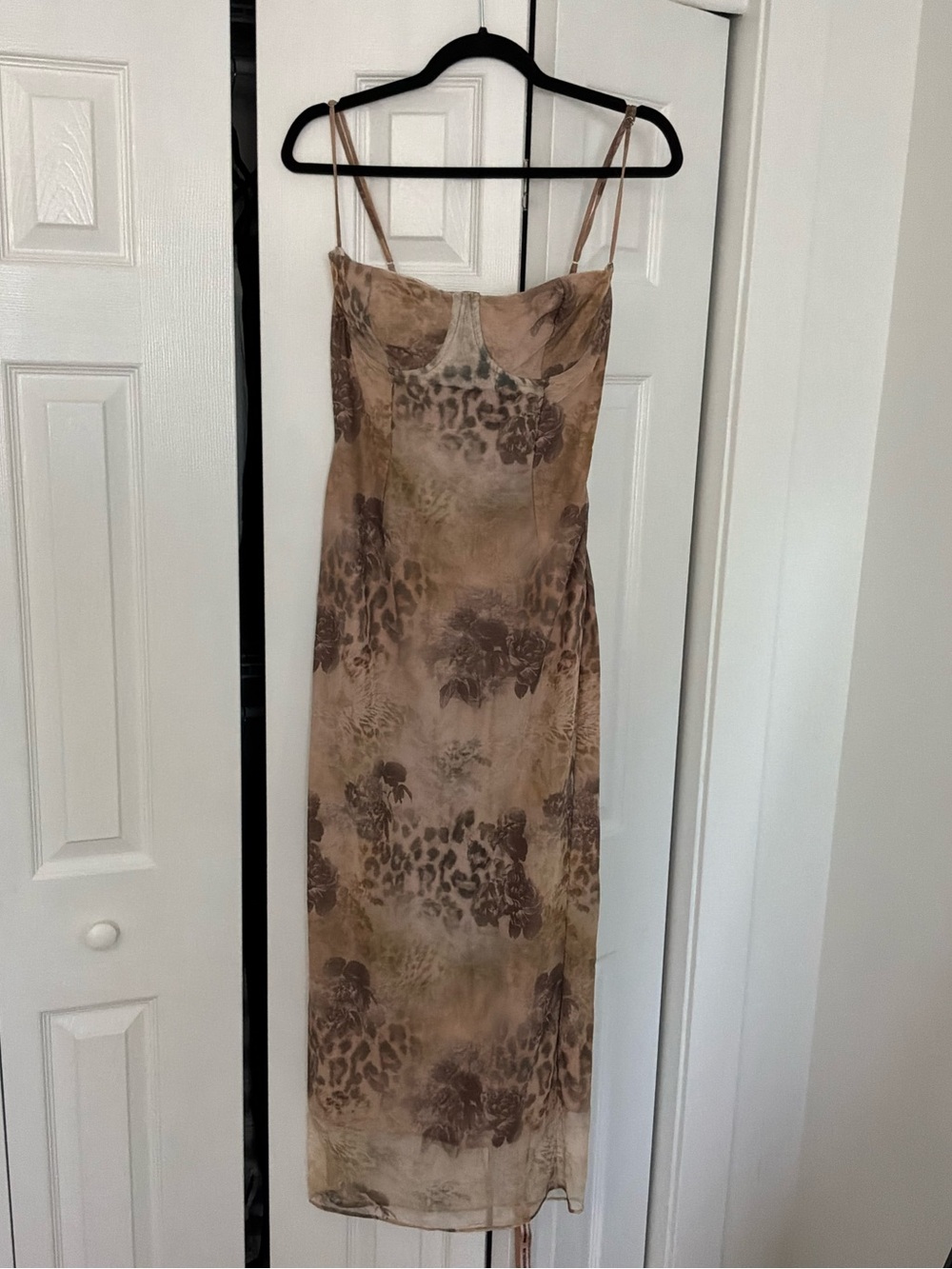 HOUSE OF CB 'Aiza' Cream Floral Print Maxi Dress Large with Plus Cup NWT - Picture 3 of 8